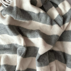 Единично вълнено одеяло, размер 150х210, в сиво и бяло